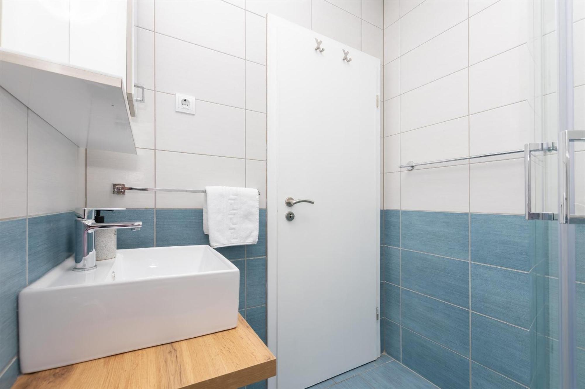 Apartments Marijo Baška Voda Eksteriør billede