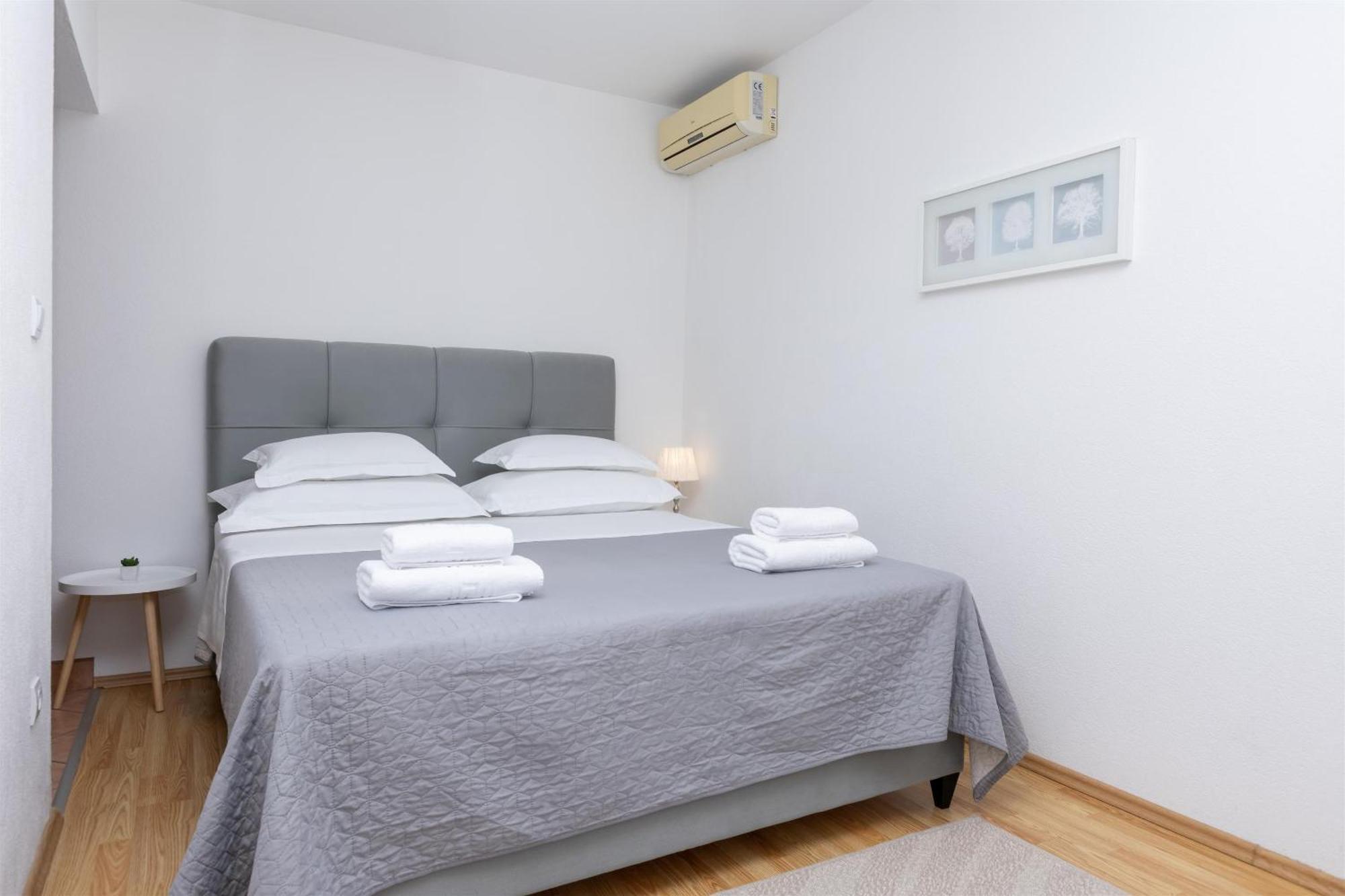 Apartments Marijo Baška Voda Eksteriør billede